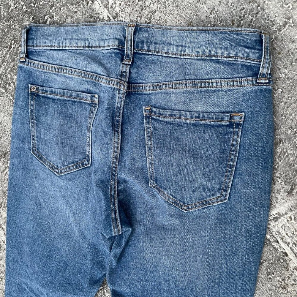 Old Navy Women Jeans Ripped Boyfriend Straight Denim Cotton Jean Size 6 Reg - Picture 7 of 9